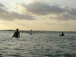 日の出サーフィン